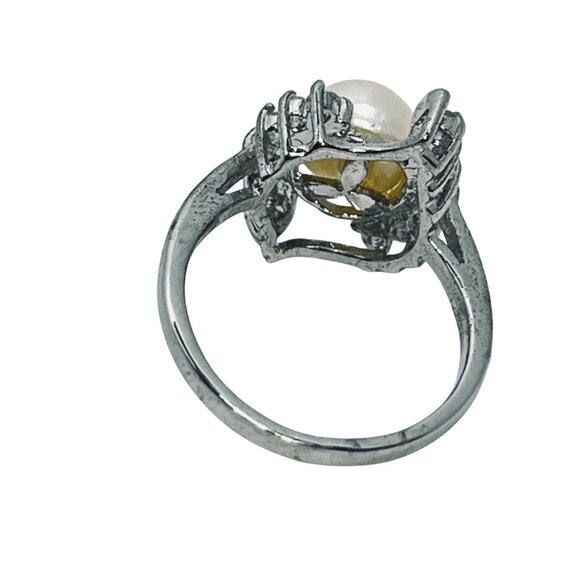 Silver Tone Statement Ring With Faux Pearl And Rhinestones Size 7 (R443) - Picture 6 of 6